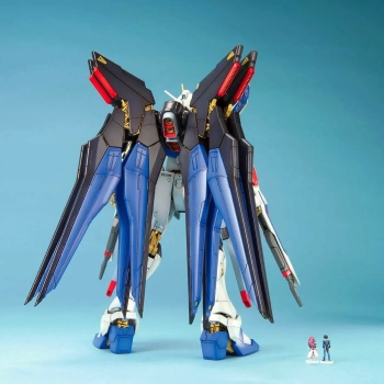 BANDAI MG 1/100 ZGMF-X20A STRIKE FREEDOM GUNDAM