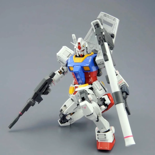 BANDAI MG 1/100 GUNDAM RX-78-2 VER.3.0 BANDAI MG 1/100 GUNDAM RX-78-2 VER.3.0
