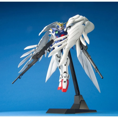 BANDAI MG 1/100 XXXG-00W0 WING GUNDAM ZERO BANDAI MG 1/100 XXXG-00W0 WING GUNDAM ZERO