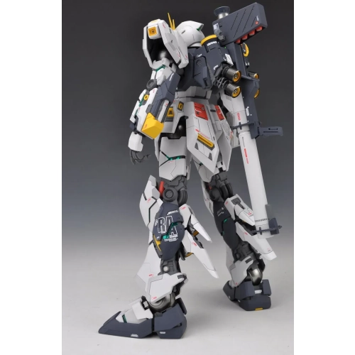 BANDAI MG 1/100 RX-93 NU GUNDAM VER.KA BANDAI MG 1/100 RX-93 NU GUNDAM VER.KA