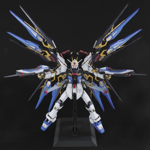 BANDAI PG 1/60 ZGMF-X20A STRIKE FREEDOM GUNDAM BANDAI PG 1/60 ZGMF-X20A STRIKE FREEDOM GUNDAM