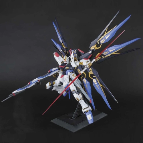 BANDAI PG 1/60 ZGMF-X20A STRIKE FREEDOM GUNDAM BANDAI PG 1/60 ZGMF-X20A STRIKE FREEDOM GUNDAM