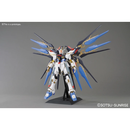 BANDAI PG 1/60 ZGMF-X20A STRIKE FREEDOM GUNDAM BANDAI PG 1/60 ZGMF-X20A STRIKE FREEDOM GUNDAM
