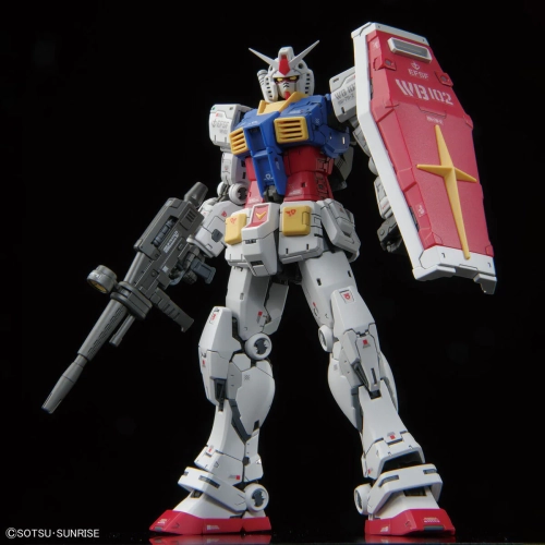 BANDAI RG 1/144 RX-78-2 GUNDAM VER 2.0 BANDAI RG 1/144 RX-78-2 GUNDAM VER 2.0
